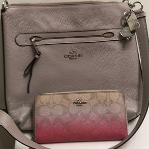 Coach Purse & Wallet Immaculate!